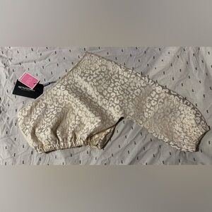 ✨PrettyLittleThing Gold Foil Print One Shoulder Crop✨